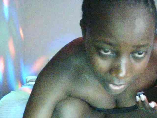 SoniaBella webcam
