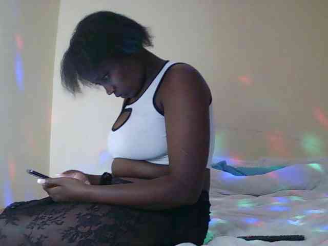 SoniaBella webcam