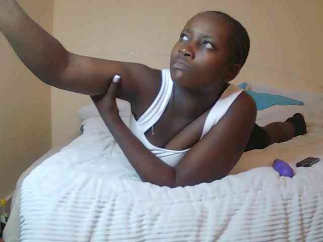 SoniaBella webcam
