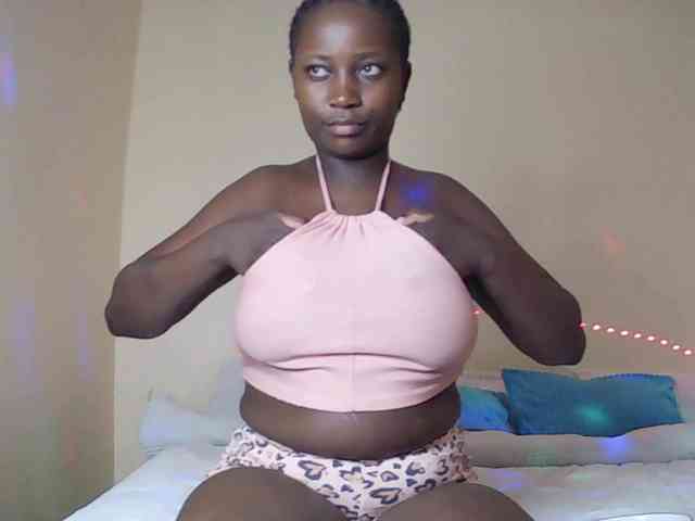 SoniaBella webcam