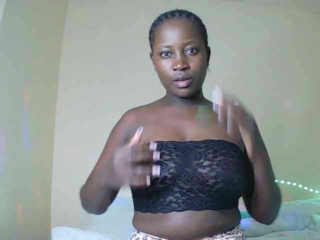 SoniaBella webcam