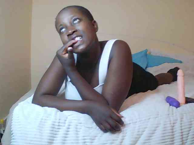SoniaBella webcam