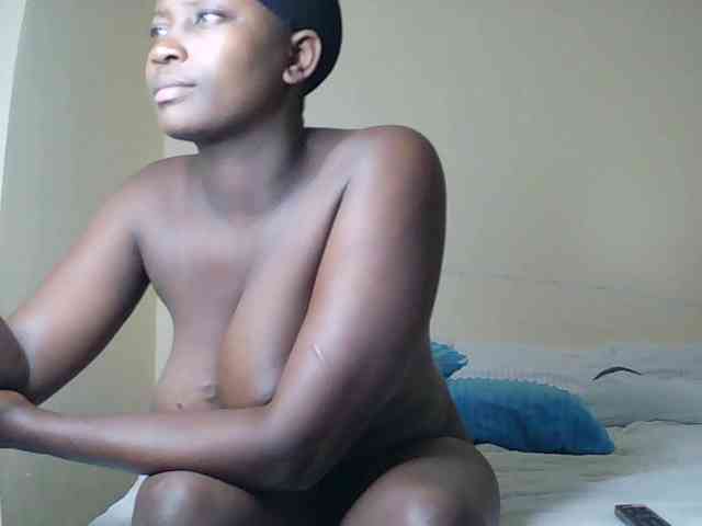 SoniaBella webcam