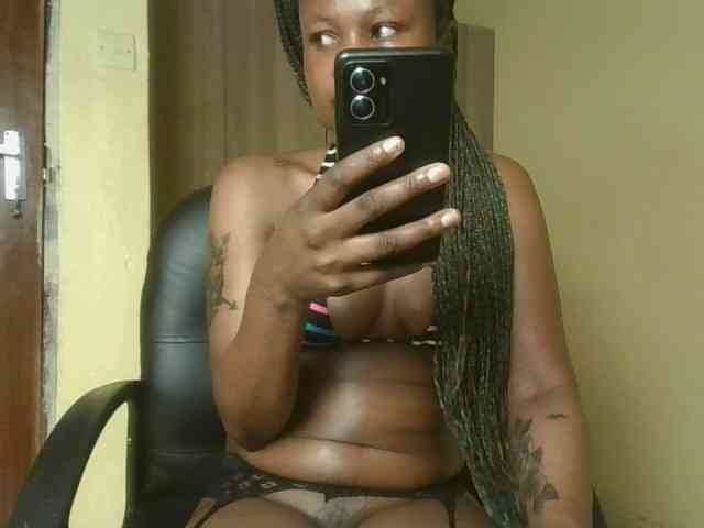 queenivy webcam