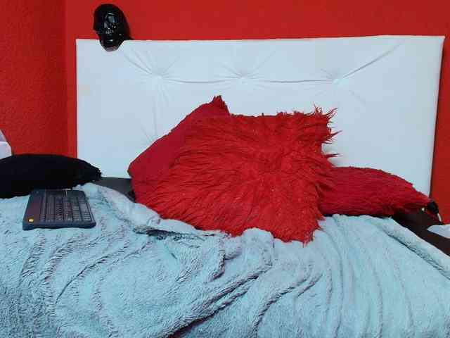 khloe-tomson webcam