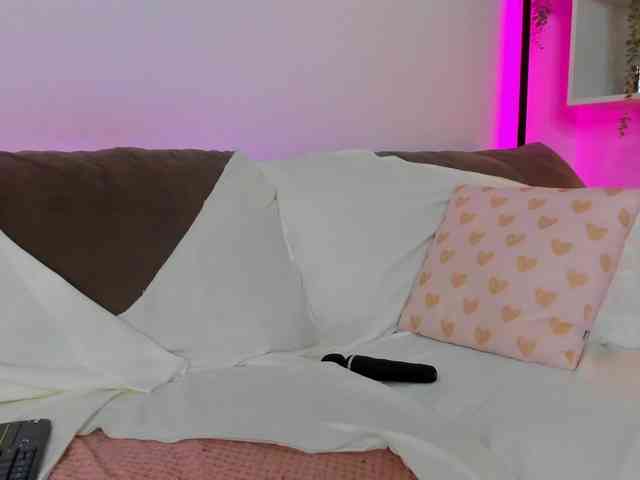 Molly-Kiss webcam
