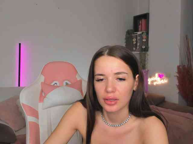Molly-Kiss webcam