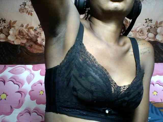 Annicka25 webcam