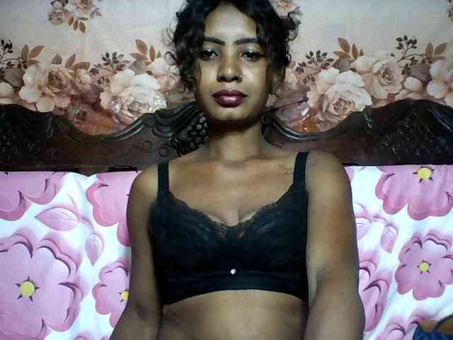 Annicka25 webcam