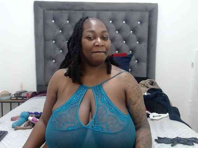 ChocSexcBeast webcam
