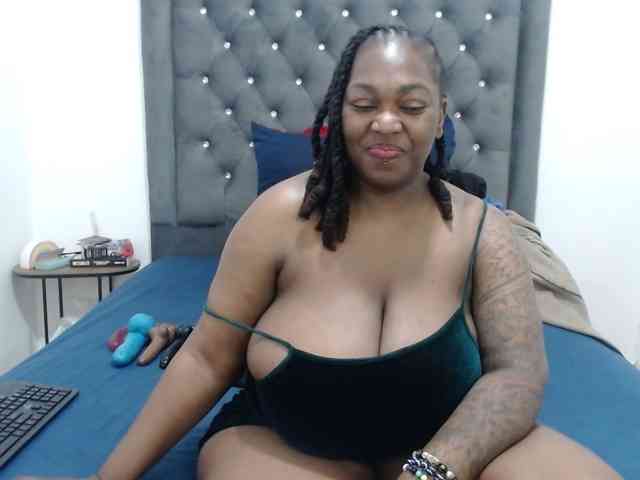 ChocSexcBeast webcam