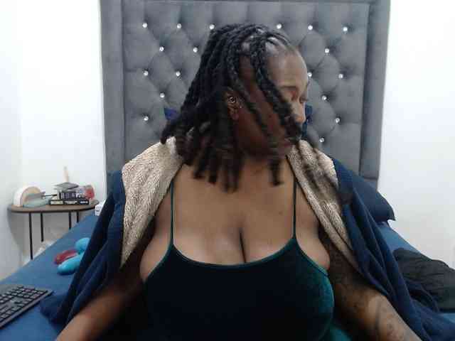 ChocSexcBeast webcam