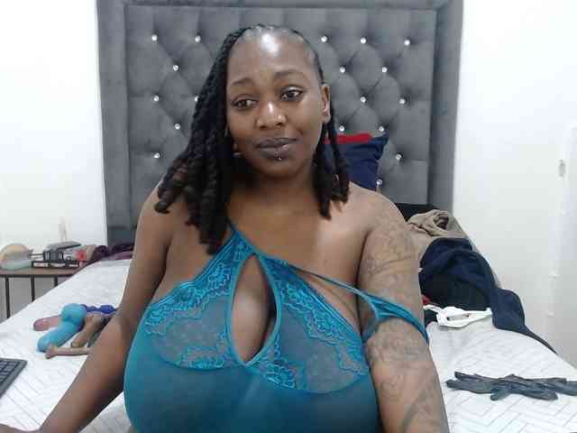 ChocSexcBeast webcam