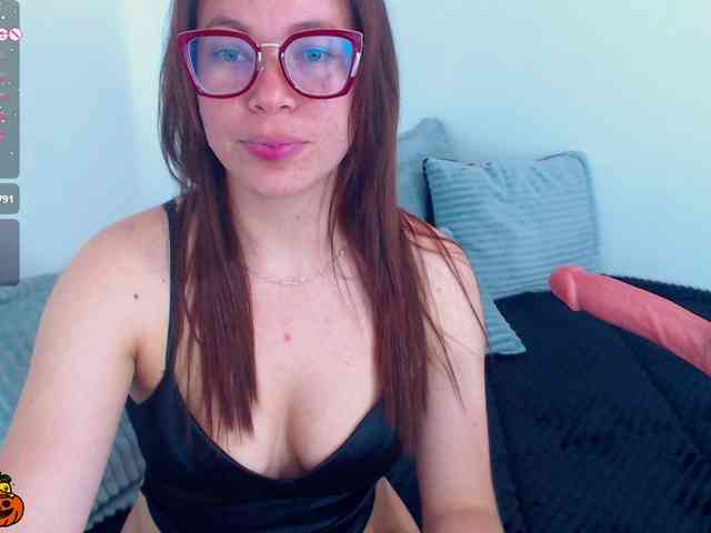 SharonAGT webcam