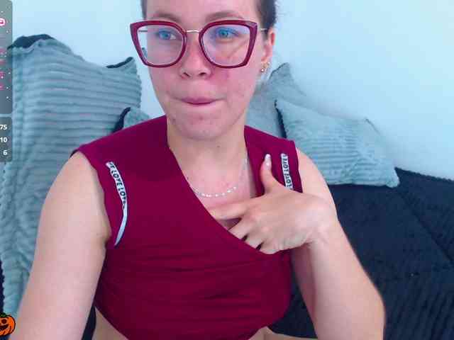 SharonAGT webcam