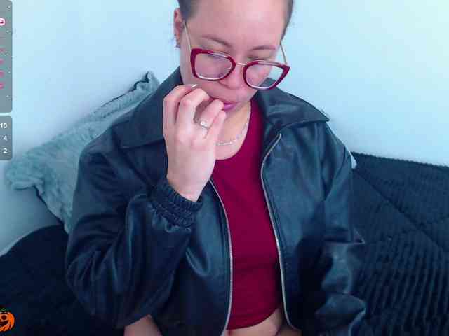 SharonAGT webcam