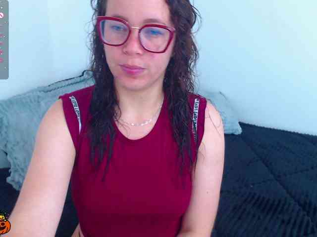 SharonAGT webcam