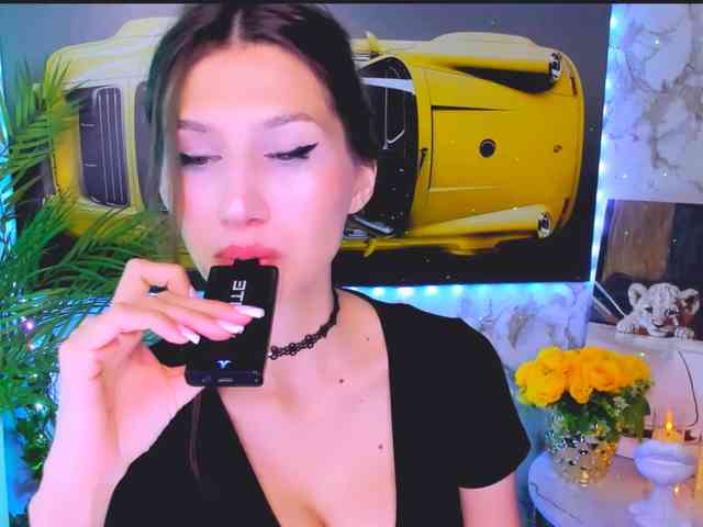 CarolineM webcam