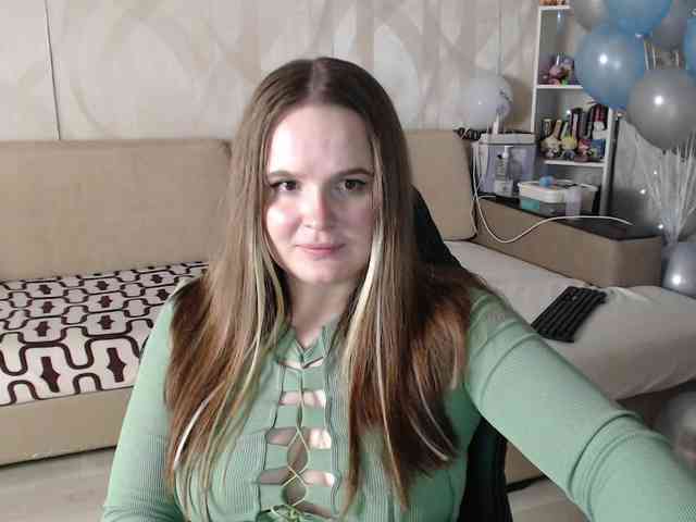 Lizzi-Peach webcam