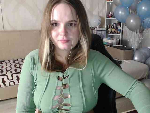 Lizzi-Peach webcam