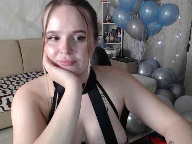 Lizzi-Peach webcam