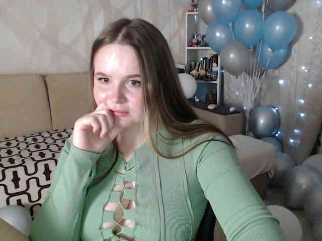 Lizzi-Peach webcam