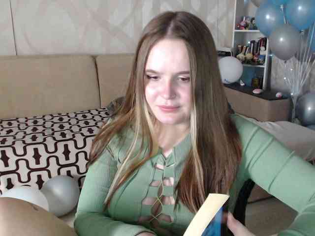 Lizzi-Peach webcam