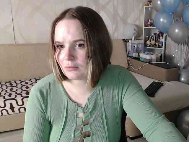 Lizzi-Peach webcam
