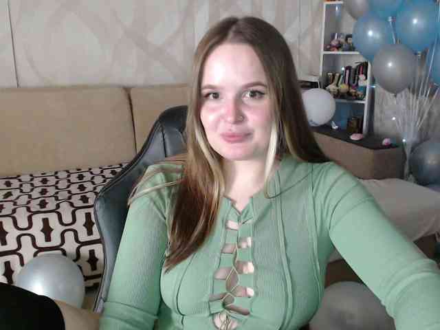 Lizzi-Peach webcam
