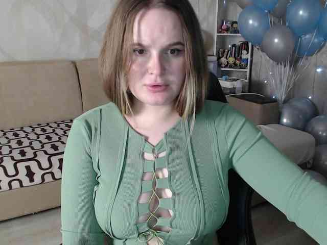 Lizzi-Peach webcam