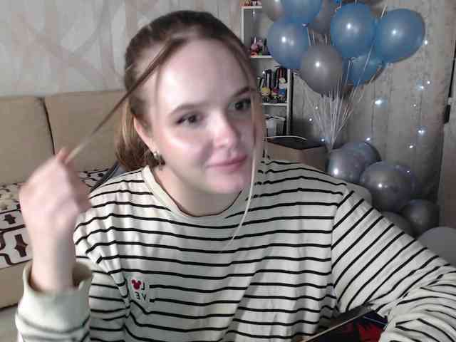 Lizzi-Peach webcam