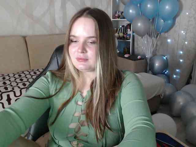 Lizzi-Peach webcam