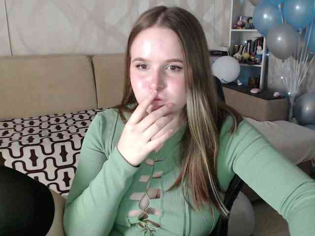 Lizzi-Peach webcam