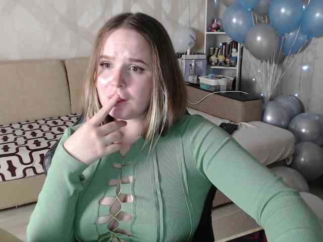 Lizzi-Peach webcam