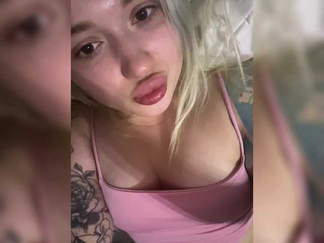 Entra en el chat con el modelo zipa878 zipa878