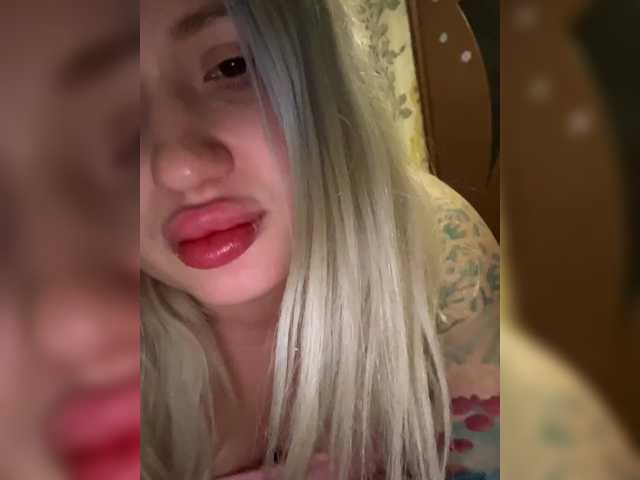 Entra en el chat con el modelo zipa878 zipa878