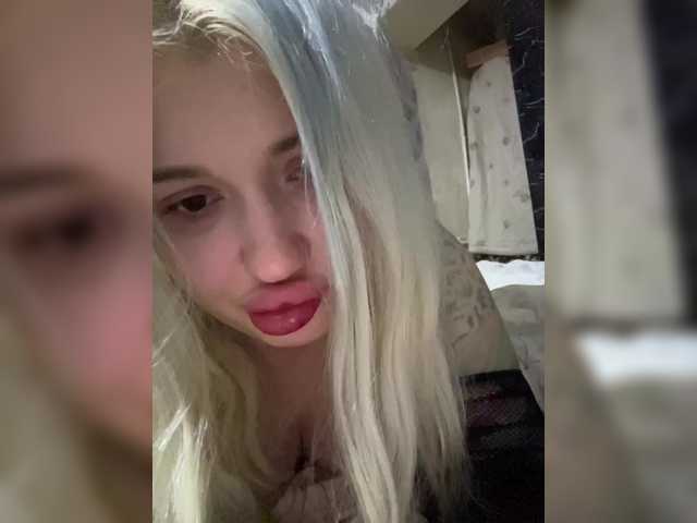 Entra en el chat con el modelo zipa878 zipa878