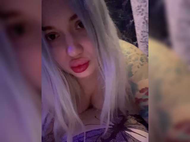 Entra en el chat con el modelo zipa878 zipa878