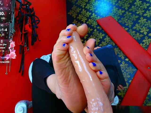 elinne-hendrix webcam