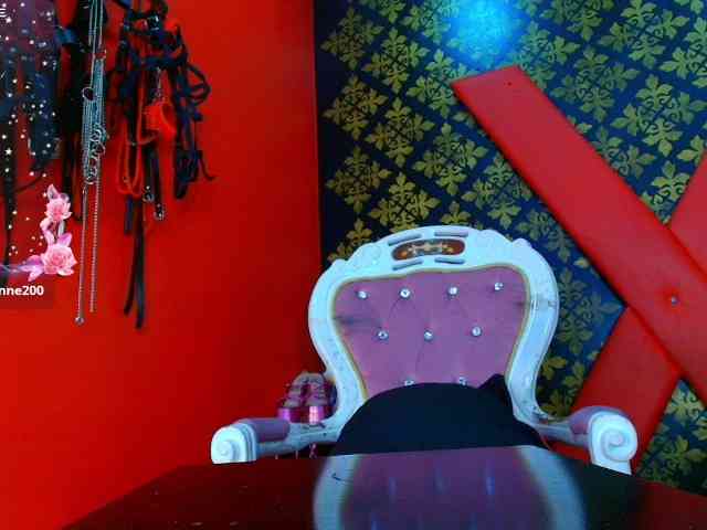 elinne-hendrix webcam