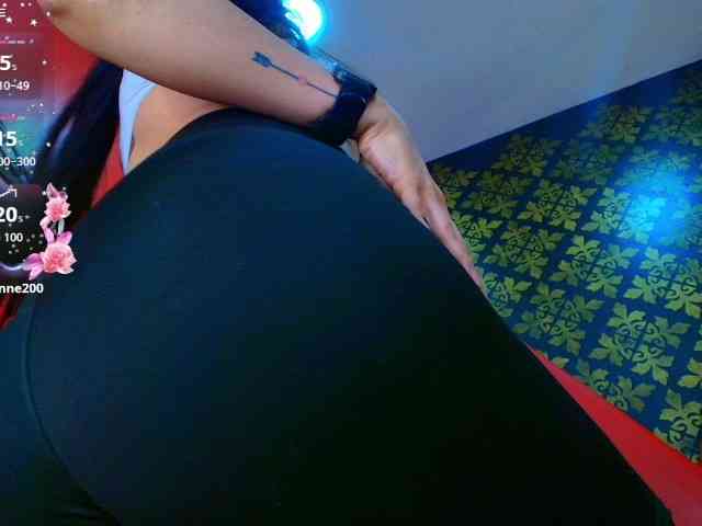 elinne-hendrix webcam