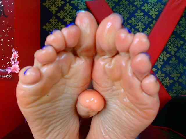 elinne-hendrix webcam