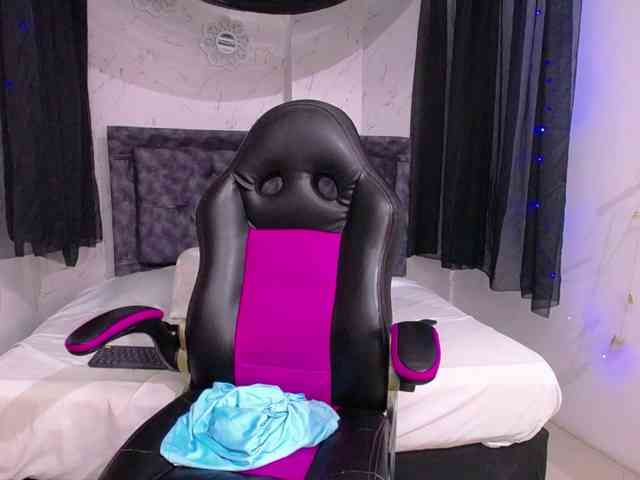 mia-thommson webcam