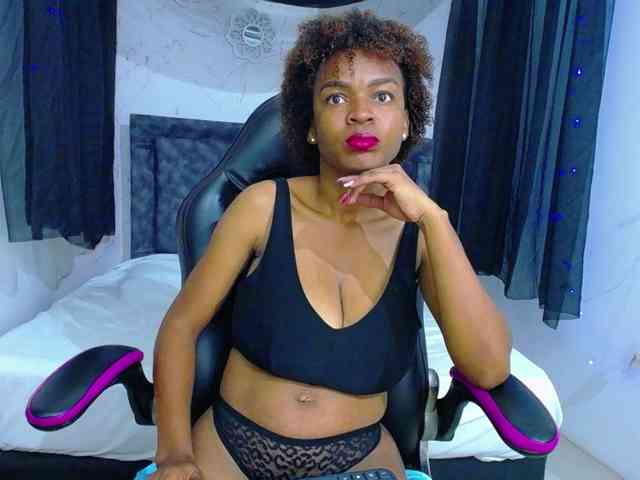 mia-thommson webcam