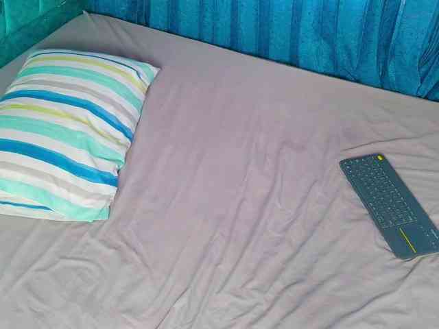 MilaFyre webcam