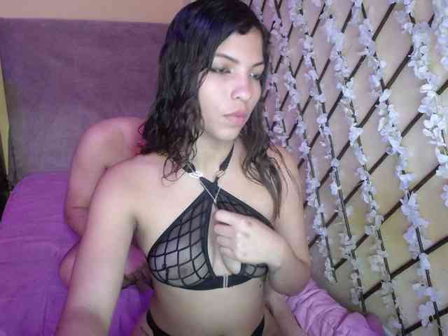 ANDREAHOTCOUPLE69 webcam