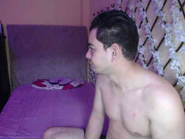 ANDREAHOTCOUPLE69 webcam