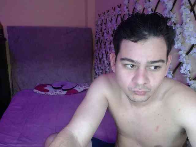 ANDREAHOTCOUPLE69 webcam
