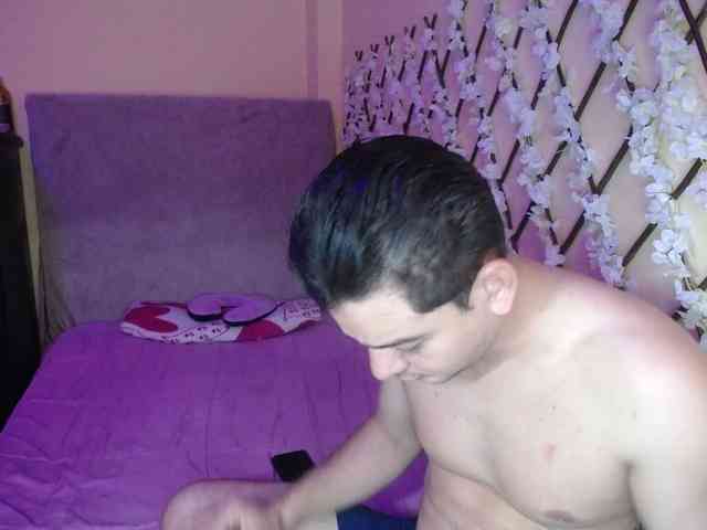ANDREAHOTCOUPLE69 webcam