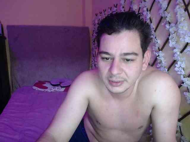 ANDREAHOTCOUPLE69 webcam